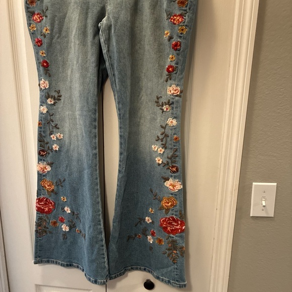 Driftwood ladies flora flare jeans size 14 - Picture 3 of 7